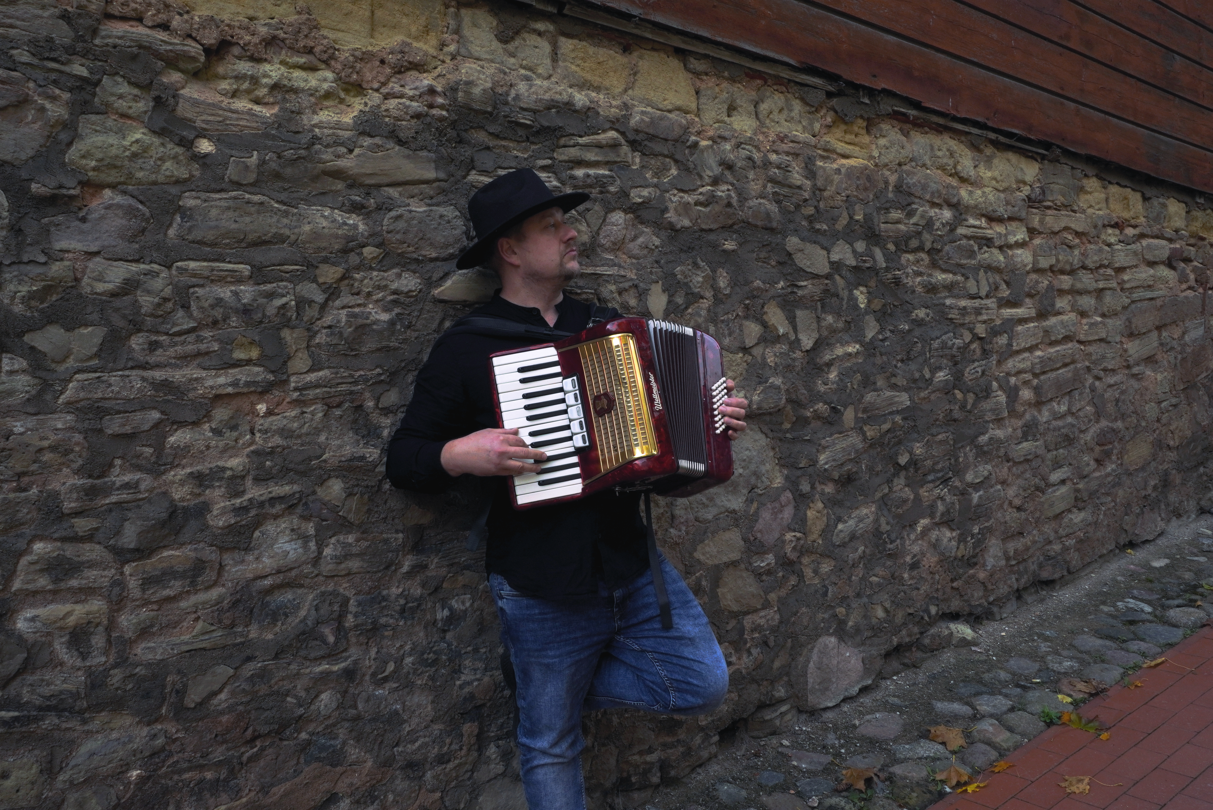 Dzīvā mūzika ar akordeonu